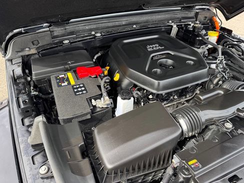 Used 2021 Jeep Wrangler Unlimited Sahara image 73