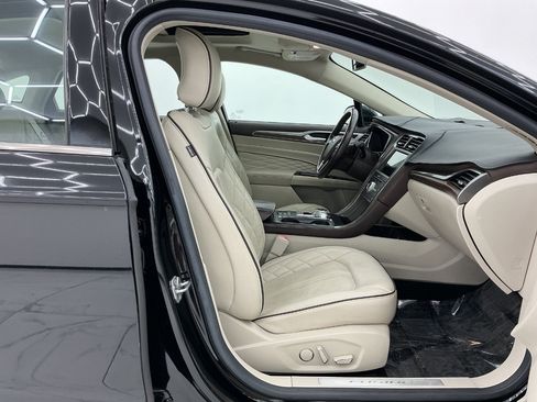 Used 2017 Ford Fusion Platinum FWD image 15