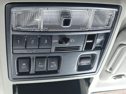 Used 2018 Toyota 4Runner Limited AWD/4WD image 48