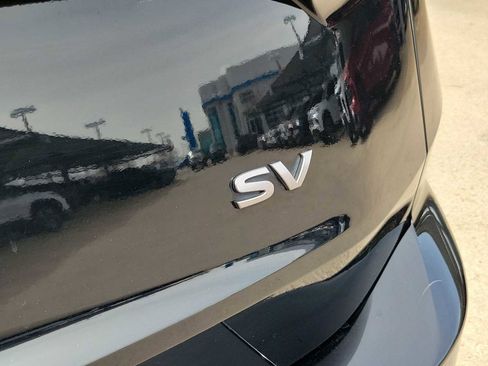 Used 2024 Nissan Rogue SV image 11