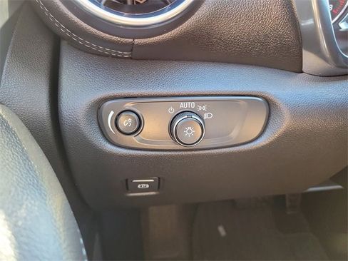 Used 2019 Chevrolet Blazer LT w/ Sound & Technology Package image 24