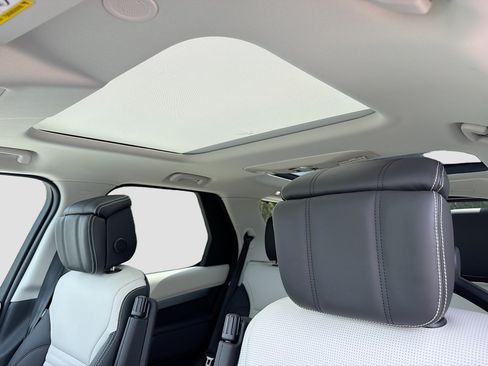 New 2026 Land Rover Discovery Dynamic SE AWD/4WD image 28