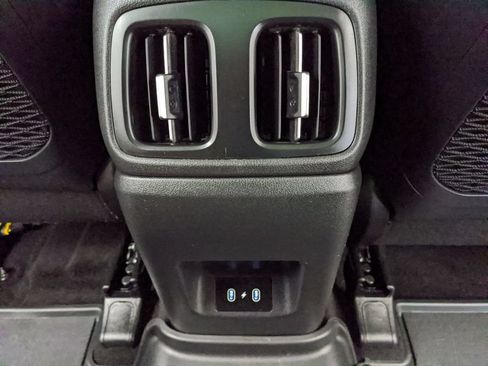 Used 2025 Hyundai Tucson Limited FWD image 17