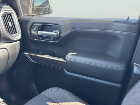 Used 2019 Chevrolet Silverado 1500 LT w/ Convenience Package AWD/4WD image 17