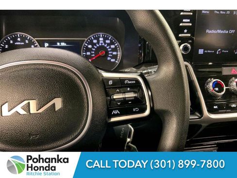Used 2023 Kia Sorento LX image 22