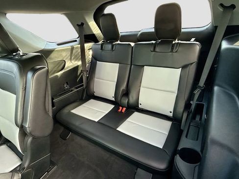 Certified 2022 Ford Explorer XLT w/ Equipment Group 202A image 30