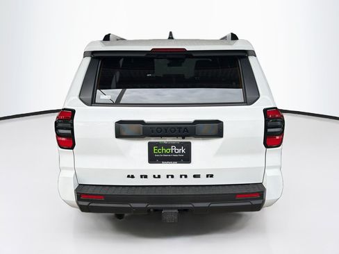 Used 2025 Toyota 4Runner SR5 AWD/4WD image 7