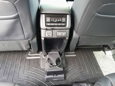 Certified 2022 Subaru Ascent Touring AWD/4WD image 38