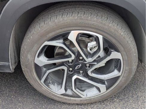 Certified 2025 Chevrolet Trax RS w/ Driver Confidence Package image 29