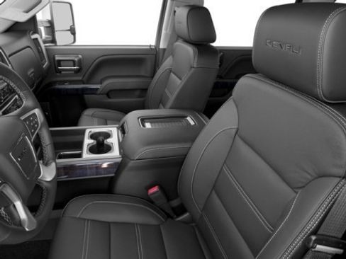 Used 2017 GMC Sierra 2500 Denali w/ Duramax Plus Package image 12