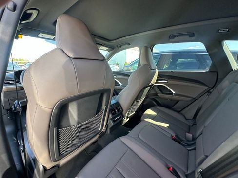 New 2025 Audi Q5 Premium Plus image 17