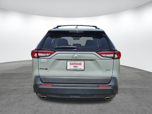 Used 2023 Toyota RAV4 XLE Premium image 5