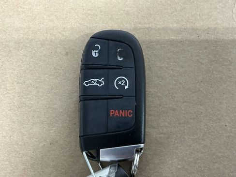 Used 2015 Chrysler 300 S image 28