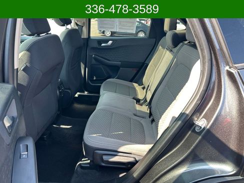 Used 2020 Ford Escape SE image 18