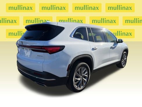 Used 2025 Buick Enclave Preferred image 9