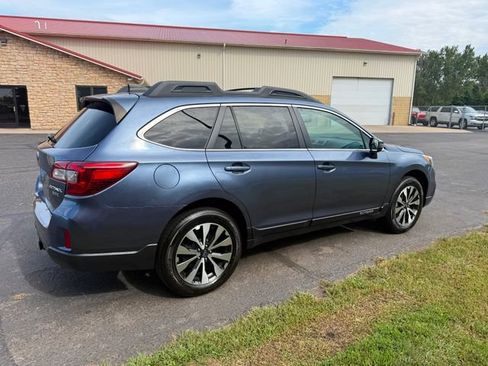 Used 2016 Subaru Outback 3.6R Limited AWD/4WD image 4