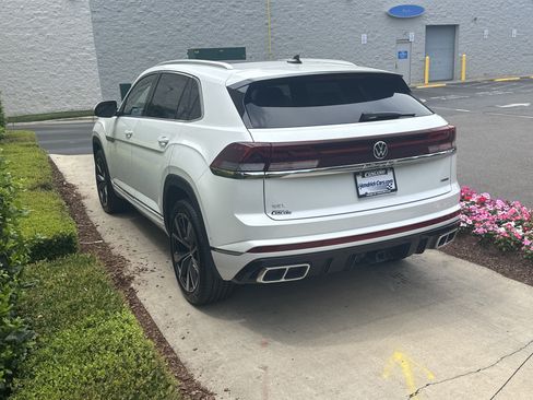 Used 2026 Volkswagen Atlas Cross Sport SEL Premium R-Line AWD/4WD image 5