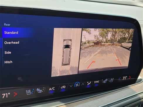 New 2025 Chevrolet Suburban High Country image 18