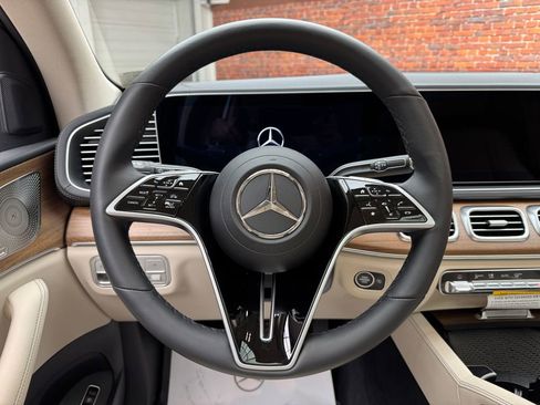 Used 2026 Mercedes-Benz GLS 450 4MATIC image 14