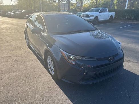 Used 2025 Toyota Corolla LE image 6