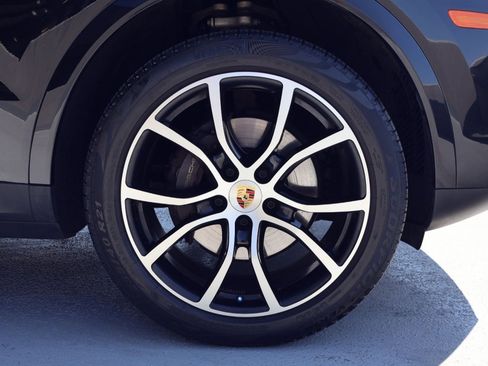 Certified 2023 Porsche Cayenne E-Hybrid image 26