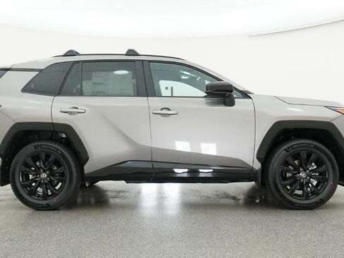 Used 2026 Toyota RAV4 SE FWD image 30