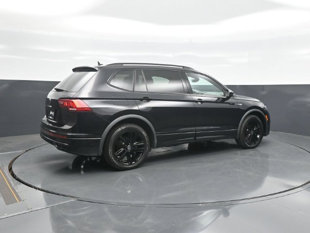 Used 2022 Volkswagen Tiguan SE R-Line FWD image 7