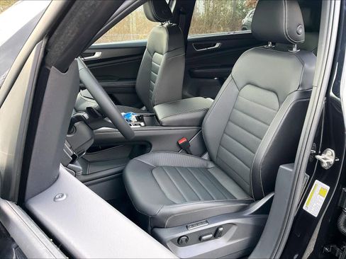 New 2026 Volkswagen Atlas Cross Sport SEL R-Line image 11