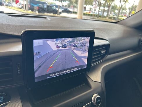 Used 2020 Ford Explorer XLT image 9