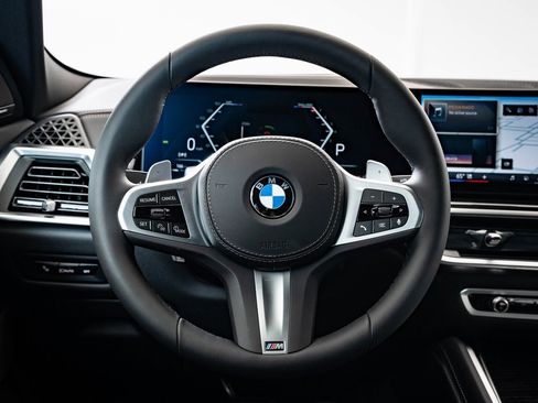 New 2026 BMW X6 xDrive40i w/ Climate Comfort Package image 45