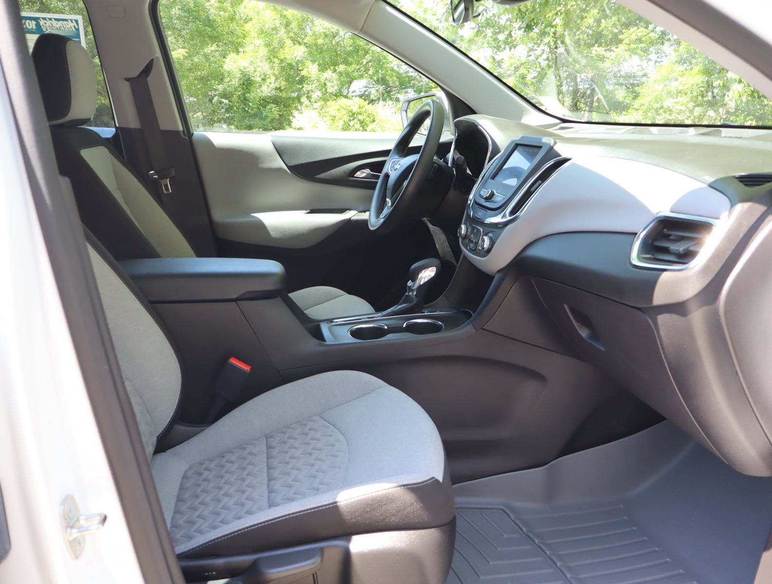 Used 2024 Chevrolet Equinox LS FWD image 22