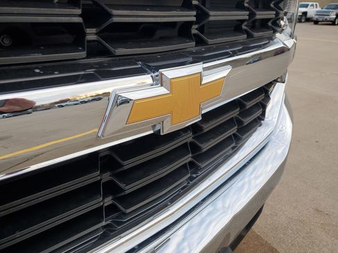 Used 2018 Chevrolet Silverado 1500 LT w/ All Star Edition image 36