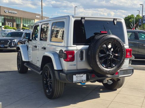 Used 2023 Jeep Wrangler Unlimited Sahara w/ Cold Weather Group AWD/4WD image 7