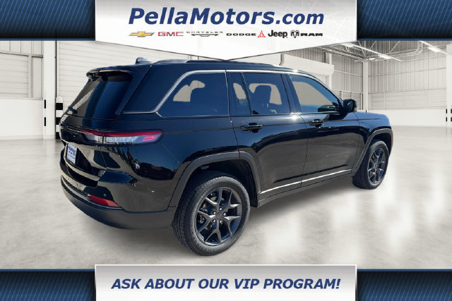 Used 2026 Jeep Grand Cherokee Limited AWD/4WD image 3