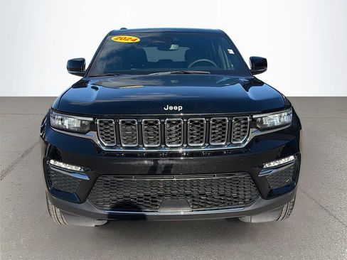 Used 2024 Jeep Grand Cherokee Limited image 10