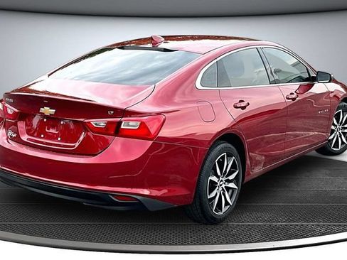 Used 2018 Chevrolet Malibu LT FWD image 6