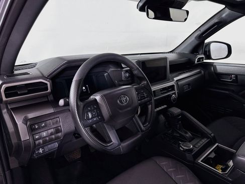 Certified 2026 Toyota Tacoma SR5 AWD/4WD image 9