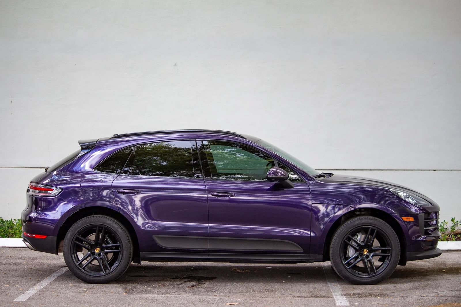 Used 2021 Porsche Macan w/ Premium Package Plus AWD/4WD image 19