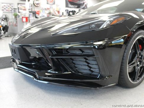 Used 2020 Chevrolet Corvette Stingray Preferred Cpe w/ 2LT Preferred Equipment Group RWD image 20