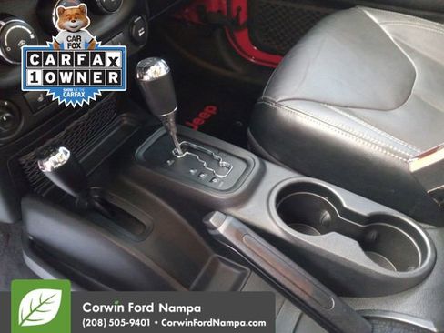 Used 2018 Jeep Wrangler Unlimited Sahara image 17