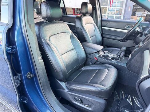 Used 2016 Ford Explorer XLT w/ Equipment Group 202A AWD/4WD image 18