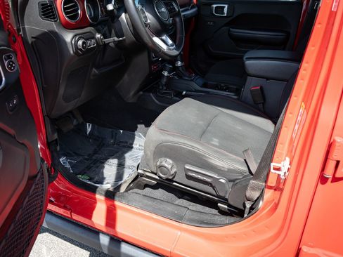 Used 2019 Jeep Wrangler Unlimited Rubicon w/ Steel Bumper Group AWD/4WD image 17