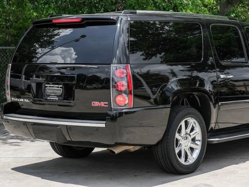 Used 2013 GMC Yukon XL Denali AWD/4WD image 17