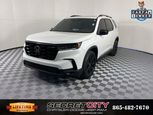 Used 2025 Honda Pilot Black Edition image 3