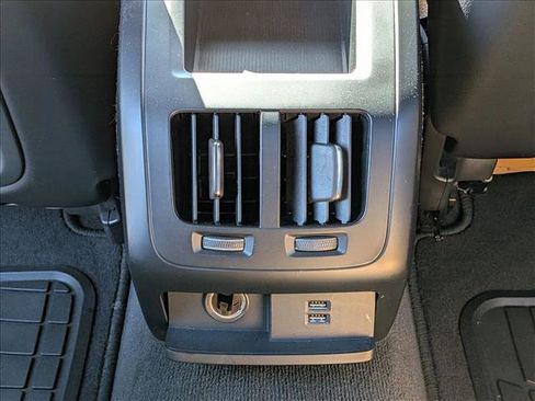 Used 2020 Volvo S90 T6 Momentum image 16