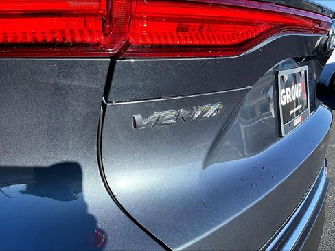 Used 2024 Toyota Venza Limited image 9