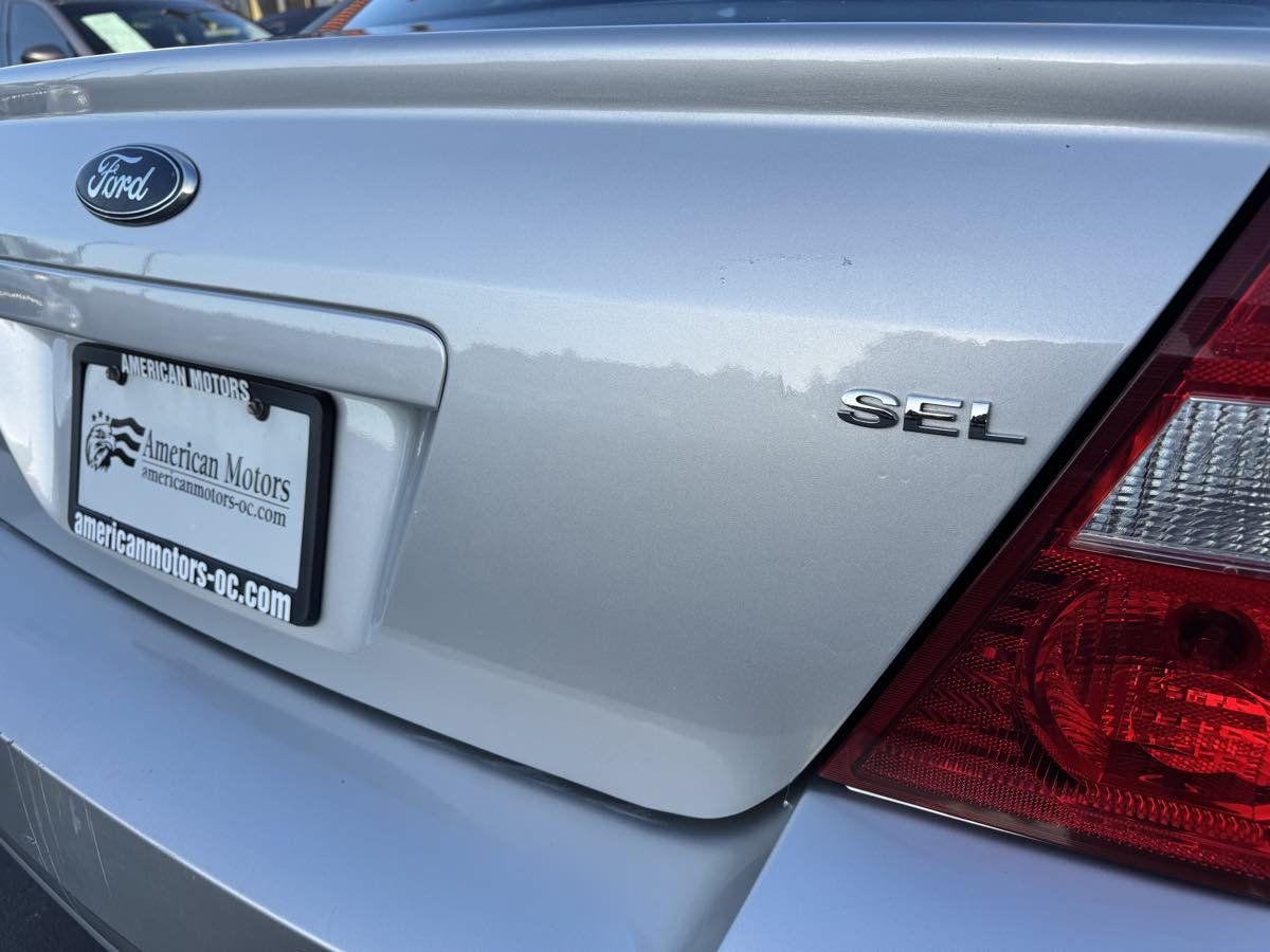 Used 2006 Ford Five Hundred SEL FWD image 16
