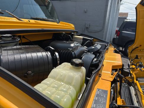 Used 2003 HUMMER H2 w/ Preferred Equipment Group AWD/4WD image 12