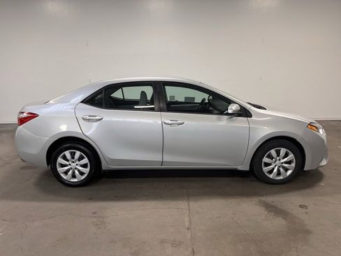Used 2015 Toyota Corolla L image 2