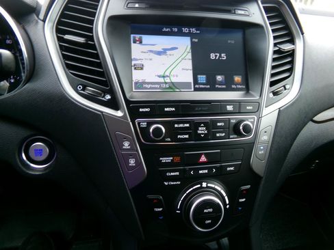 Used 2017 Hyundai Santa Fe Sport w/ 2.0T Ultimate Tech Package 05 AWD/4WD image 24